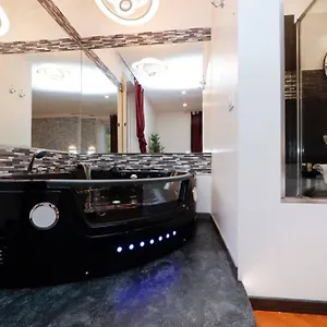 Black Enchanting Jacuzzi Trastevere - Collection Apartment Rome