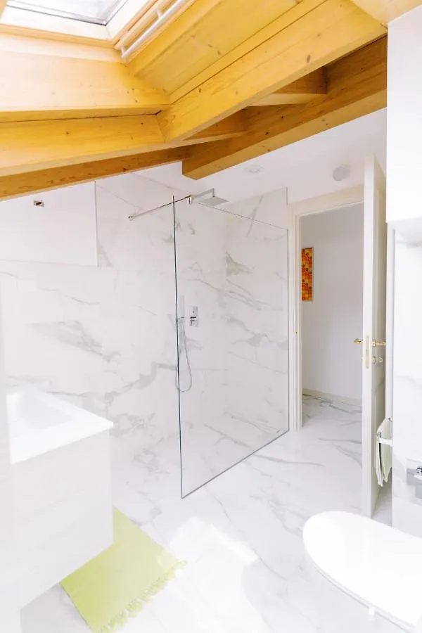 Casa King 2 Apartment Como 0*,  Italy